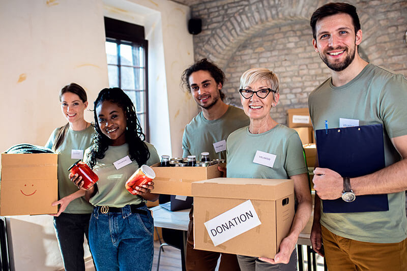 volunteers-non-profit volunteers at a non-profit
